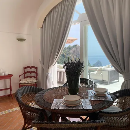 Le Gradelle With Amazing View Apartmán *